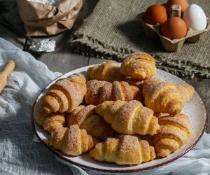 Ewa Wachowicz ma świetny przepis na jesienne rogaliki. Są tak dobre, że na jednym się nie skończy 