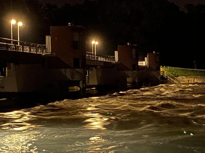 Kulminacyjna fala powodziowa na Odrze zbliża się do Wrocławia. Urząd miasta alarmuje!