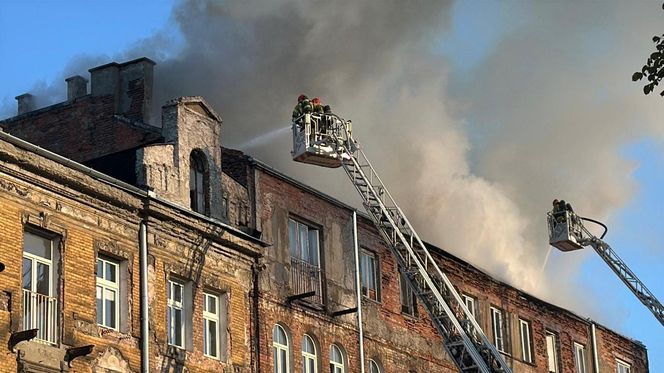 Warszawa. Pożar opuszczonej kamienicy przy Wileńskej 11