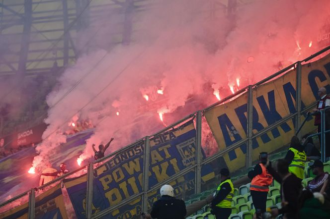 Derby Trójmiasta. Tak bawili się kibice na meczu Lechia Gdańsk - Arka Gdynia [ZDJĘCIA]