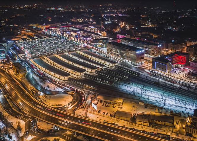 Kraków niczym Las Vegas. Takich zdjęć nocnego miasta jeszcze nie widziałeś!