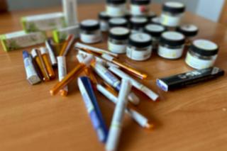 Przyjechał do Jastrzębiej Góry do pracy. Policjanci zgarnęli go na środku ulicy