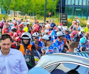 Tour de Pologne w Katowicach. Kolarze bawią się z kibicami