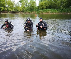 Posprzątali Narew w Łomży! Co płetwonurkowie wyłowili z rzeki? [FOTO]