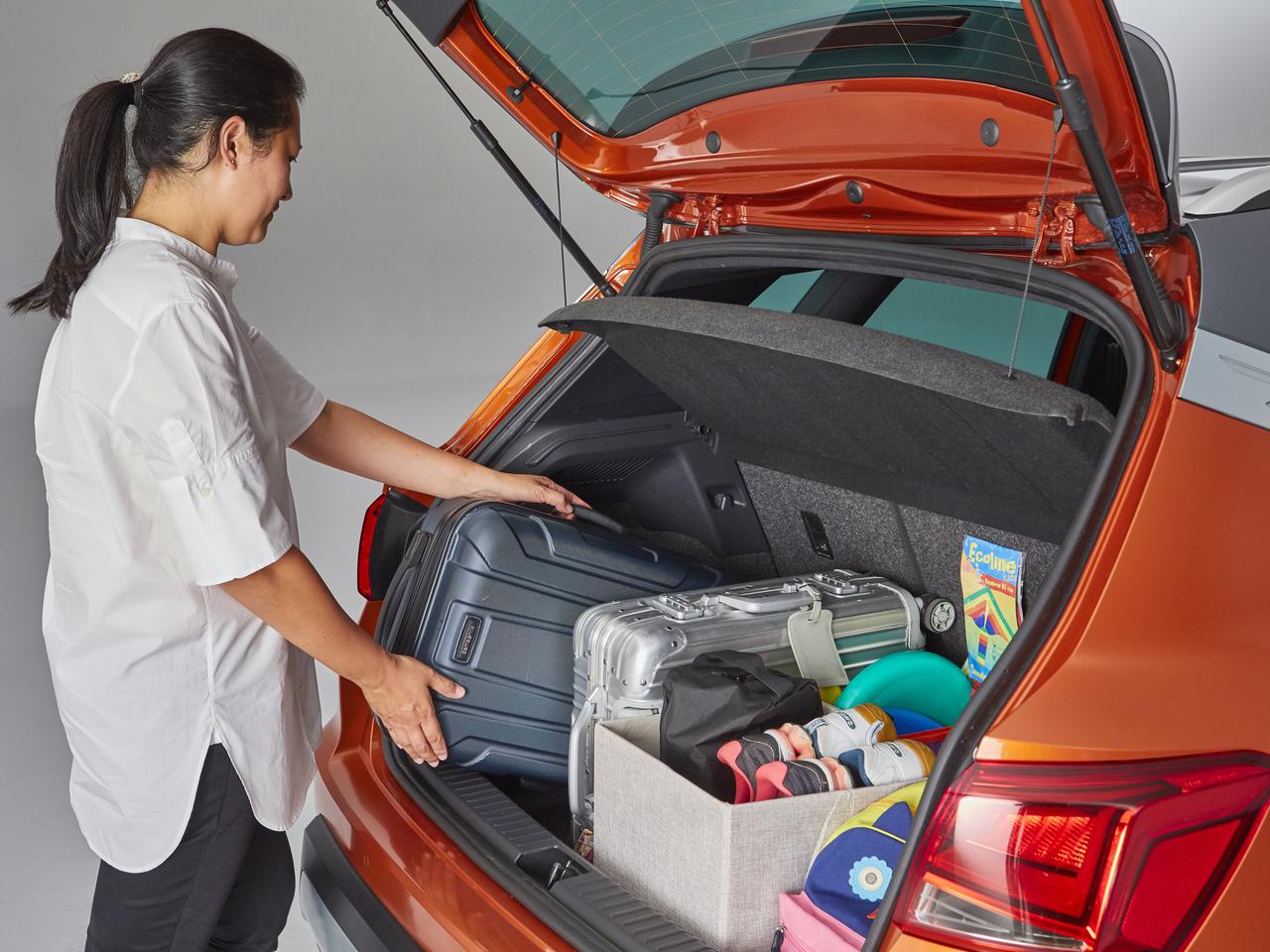 Zawsze bierzemy za dużo jadąc na wakacje! Te triki pomogą w spakowaniu auta