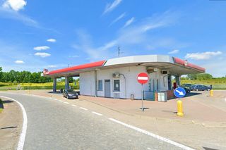 Historyczna stacja paliw w Kołbaskowie