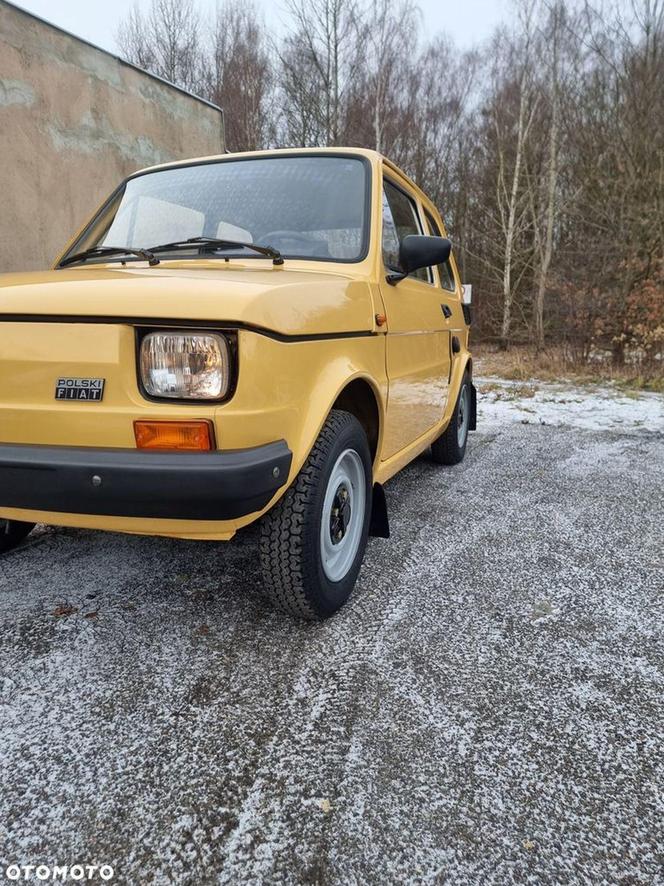 Wyjątkowy Maluch trafił do sprzedaży. To Fiat 126p z 1989 roku 