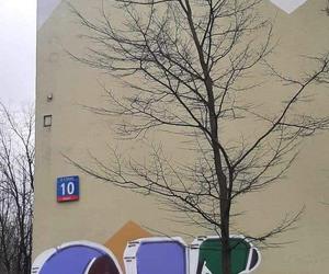 Mural Anioła z serialu Alternatywy 4 na Ursynowie zniszczony przez wandala. Niedawno został odnowiony