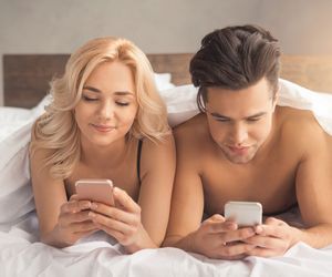 Sexting – co to jest? Jak wysyłać erotyczne wiadomości, żeby podnieść temperaturę w związku?