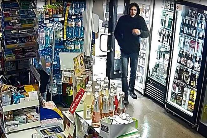 Gliwice: Policja szuka mężczyzny, który napadł na sklep przy ul. Hutniczej [ZDJĘCIA]