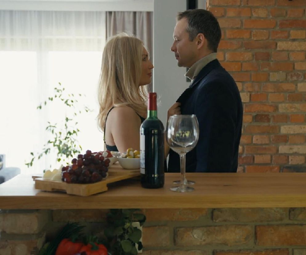 Barwy szczęścia, odcinek 3242. Karolina (Marta Dąbrowska), Bruno (Lesław Żurek)