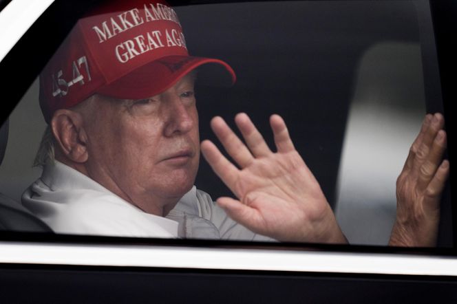 Tego Trump jeszcze nie robił! Chce ogromnej parady w swoje urodziny. "Jak król"