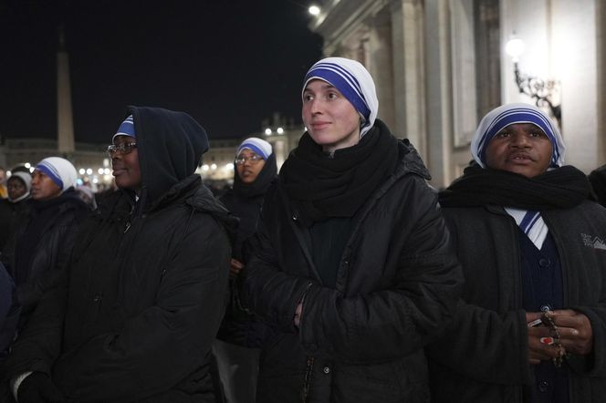 To ostatnie dni papieża Franciszka? Watykan szykuje się do pochówku. "Żadnych urlopów"