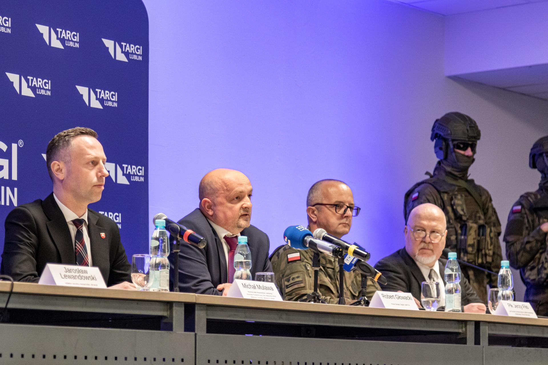 Konferencja przed Zlotem Miłośników Broni, Militariów i Survivalu "Militaria Pro Arma"
