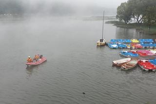 Samochód wpadł do jeziora