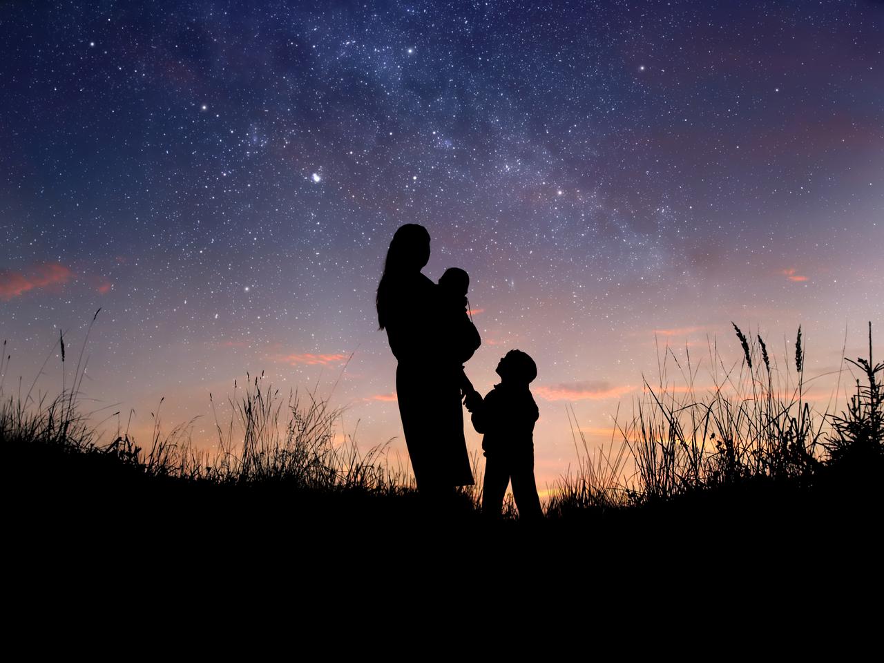 Kobiety spod tych 3 znaków zodiaku są pełne empatii. Najbardziej troskliwe partnerki i matki 