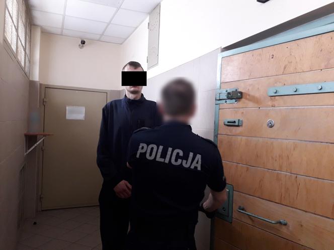 Napad przy bankomacie