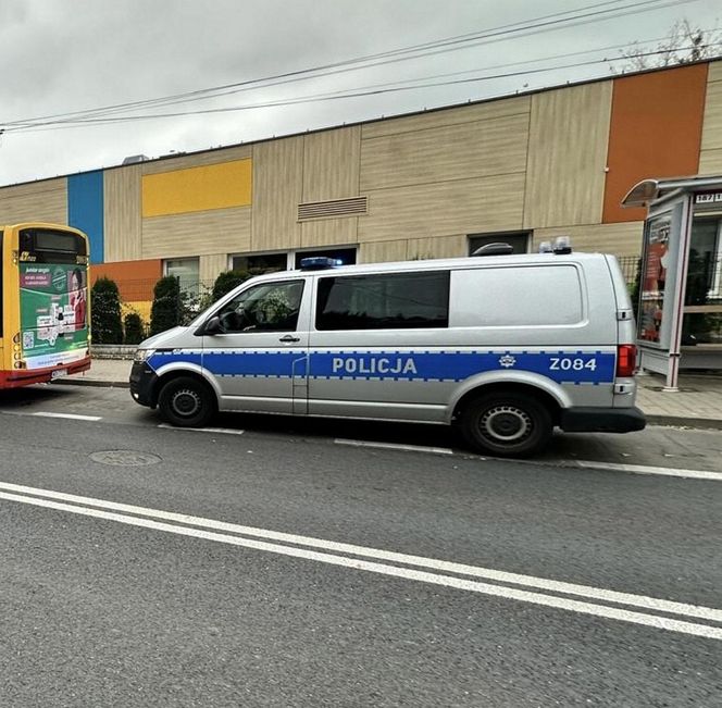 Ostrzelali autobus na Ursusie. Mogli trafić w pasażerkę