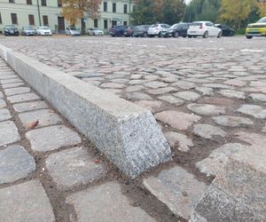 Plac Solny w Bydgoszczy wygląda teraz jak w XIX wieku. Wystarczyło zdjąć starą nawierzchnię
