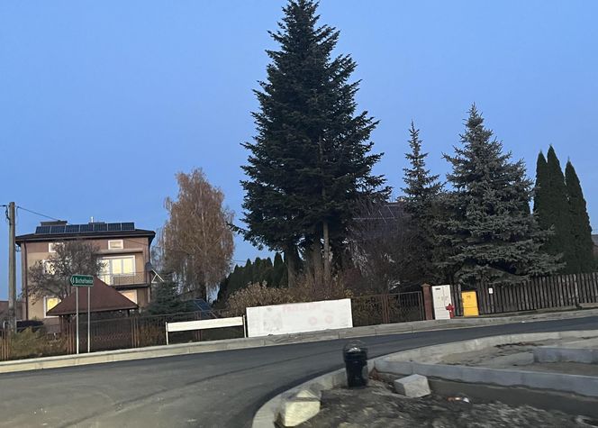 Pijana kobieta wjechała w latarnię. Mąż próbował wziąć winę na siebie