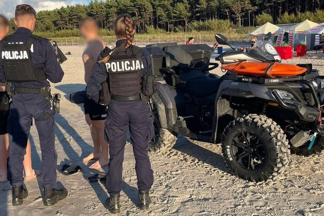 Dzieci weszły do wody mimo czerwonej flagi. 44-letni opiekun usłyszał zarzuty