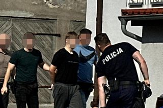 Dramat w parku w Pasłęku. Dwóch nastolatków ugodzonych noże