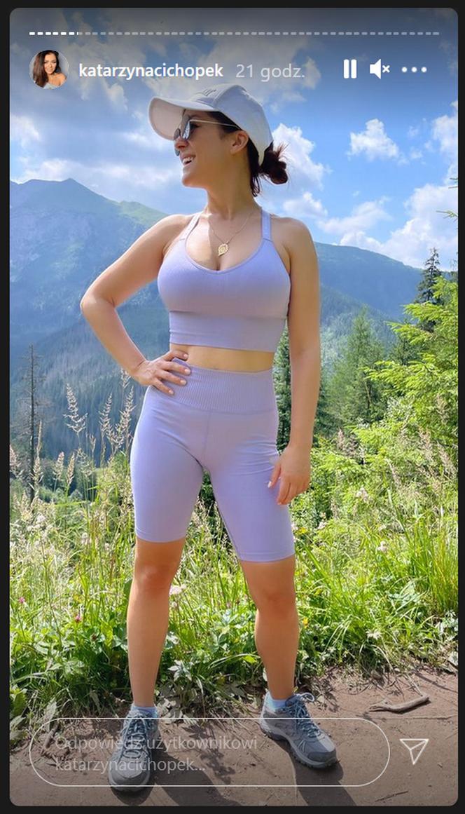 Katarzyna Cichopek w górach w obcisłym stroju chwali się figurą po tym jak schudła