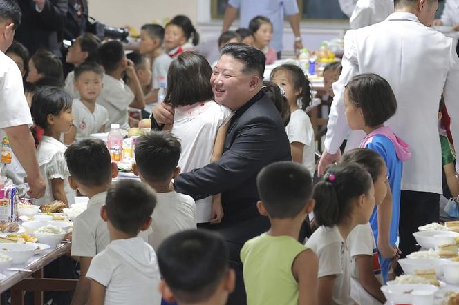 Padły rozkazy Kim Dzong Una. Zabronił naśladowania swojej fryzury!