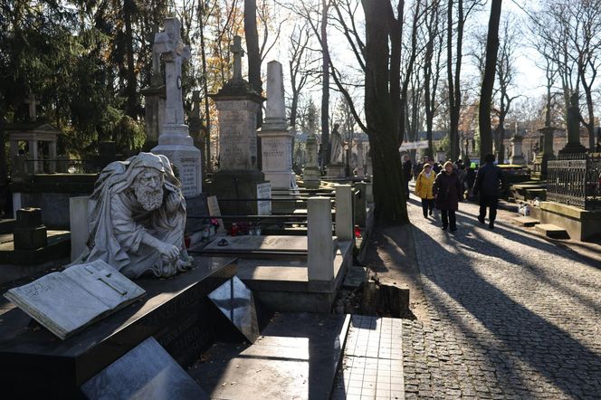 Cmentarze w Polsce 1 listopada