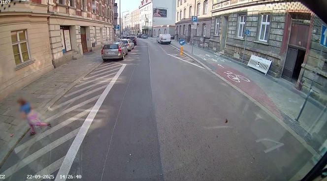 5-latka wbiegła przed autobus. Dramat w Bytomiu