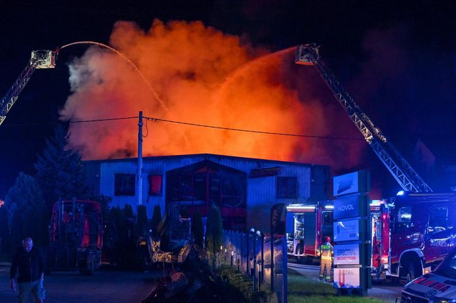 Pożar magazynu farb i lakierów przy ulicy Witosa w Kielcach