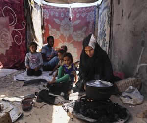 Dramat w Strefie Gazy. Dzieci i seniorzy umierają z głodu. Pomoc ruszyła, ale wciąż jest jej za mało