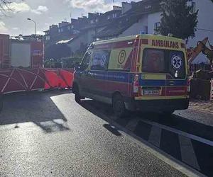 Tragedia podczas prac przy wodociągach. Dwóch mężczyzn przysypanych ziemią w wykopie. Jeden nie żyje 