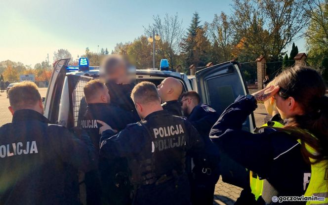 Awantura po pogrzebie w Gorzowie. Żałobnicy wściekli na policję