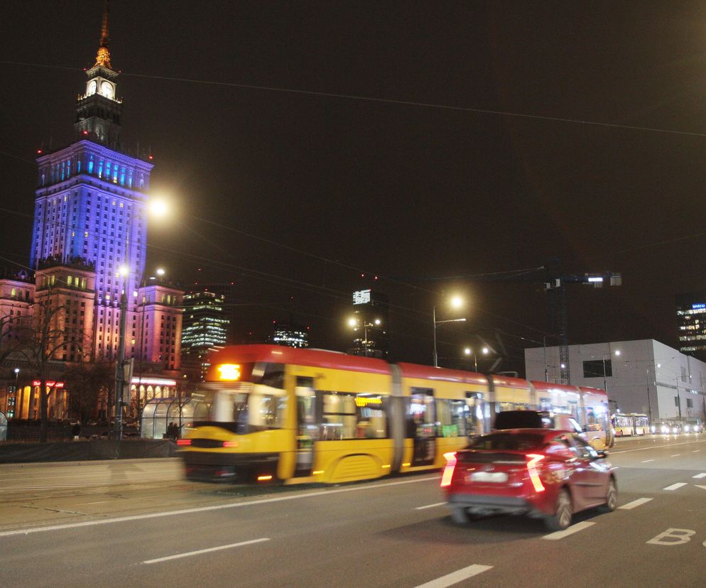 Warszawa nocą