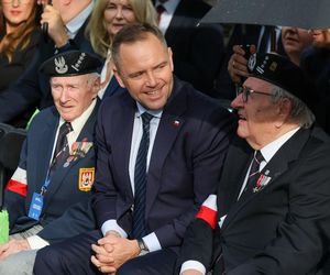 81. rocznica Powstania Warszawskiego. Uroczysta msza święta na pl. Krasińskich
