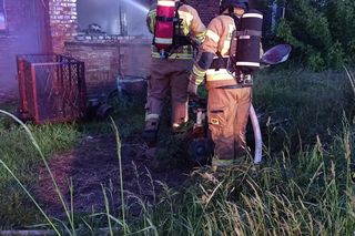 Z domu zostały tylko ściany. Pożar w Łękanowie niedaleko Góry [ZDJĘCIA]