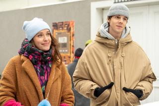 Barwy szczęścia, odcinek 2830: Madzia (Natalia Sierzputkowska), Wiktor (Grzegorz Kestranek)