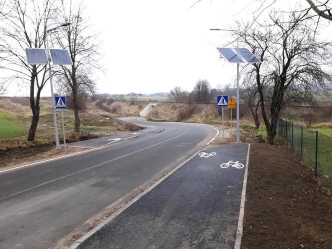 Buduje się dzięki Warmińskiej Łynostradzie. Jest nowa ścieżka rowerowa 