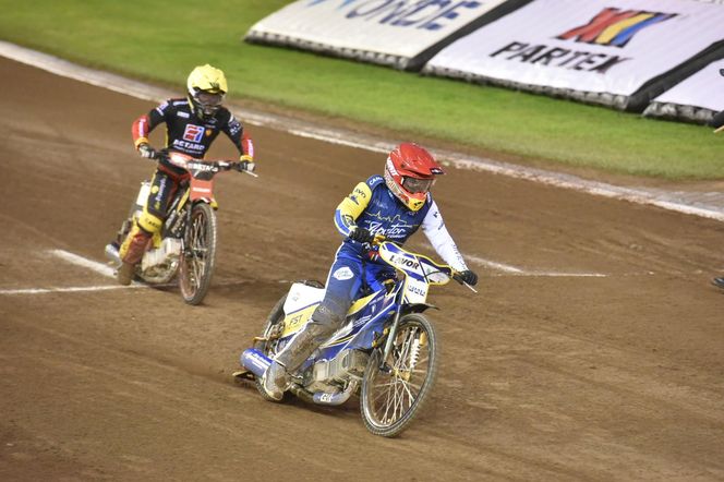 PRES Grupa Deweloperska Toruń - Betard Sparta Wrocław, zdjęcia kibiców i zawodników z Motoareny