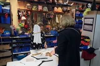 Halloween w Łodzi. Wypożyczalnie kostiumów odwiedzają tłumy