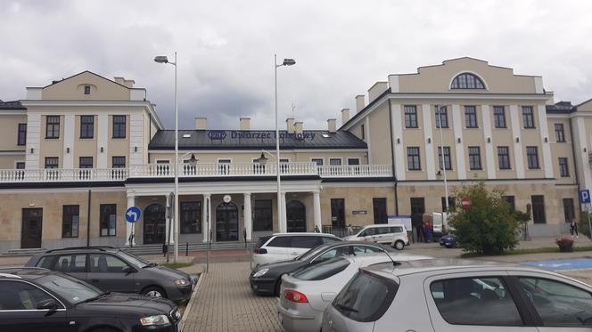 "Tu jest jakby luksusowo" - skarżyski dworzec po remoncie