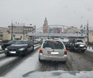 Śnieg sparaliżował Gorzów i okolice  [ZDJĘCIA] 