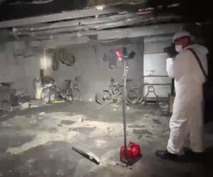 Policjanci pokazali jak wygląda wnętrze spalonego budynku w Ząbkach. Wstrząsające obrazki