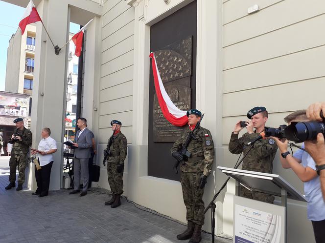 Odsłonięcie tablicy upamiętniającej 100-lecie Cudu nad Wisłą