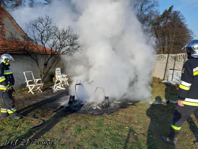 Niewiele zostało po pożarze samochodu