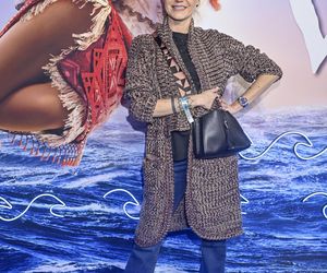 Modowy powrót roku! Dzwony znów na topie – tak stylizują je celebrytki