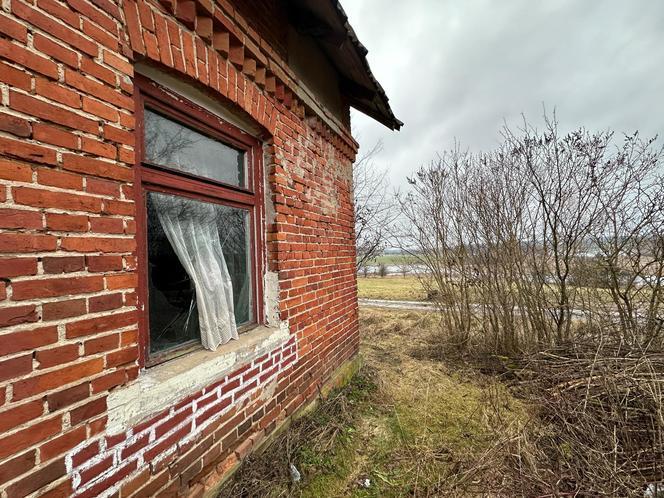 Mroczne dzieje domu pod Olsztynem z filmu „Cicha noc”. Doszło tam do morderstwa [ZDJĘCIA]