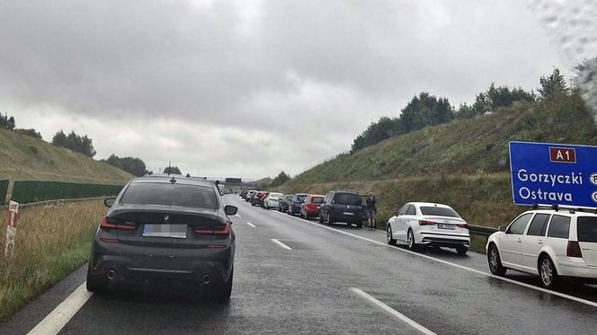 Wypadek na autostradzie A1 w Świerklanach