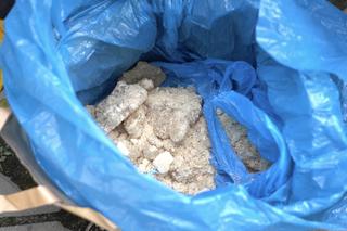 Zrobił z samochodu mobilny magazyn. Policjanci znaleźli łącznie 24 kg narkotyków